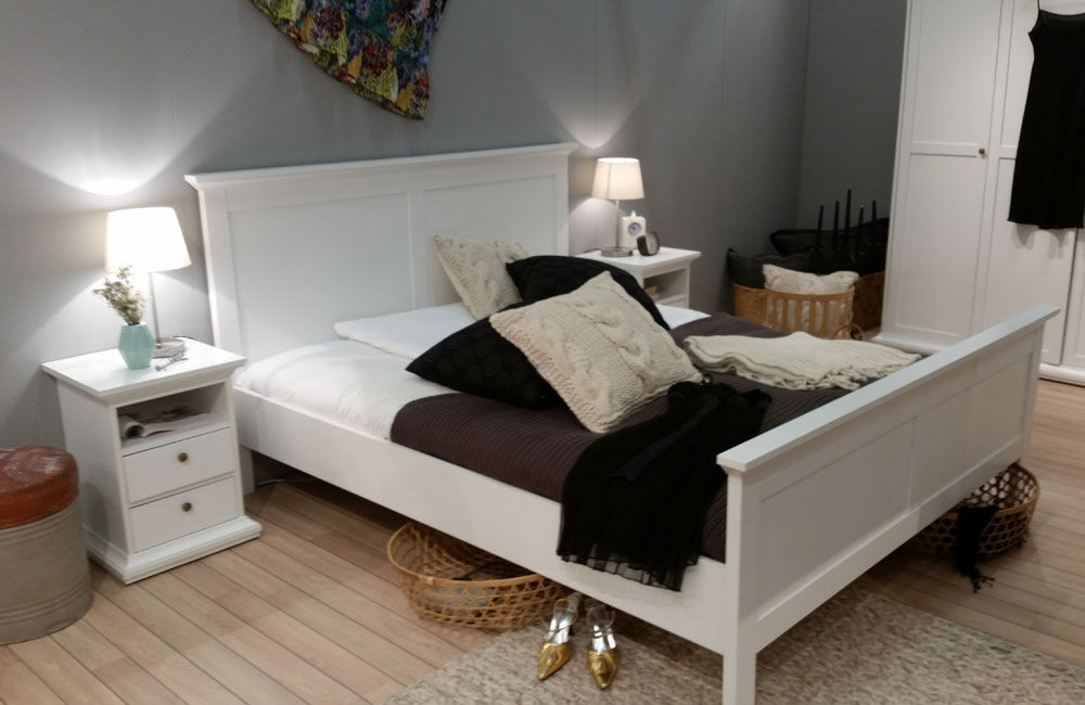 Romantyczne białe łóżko 140x200cm